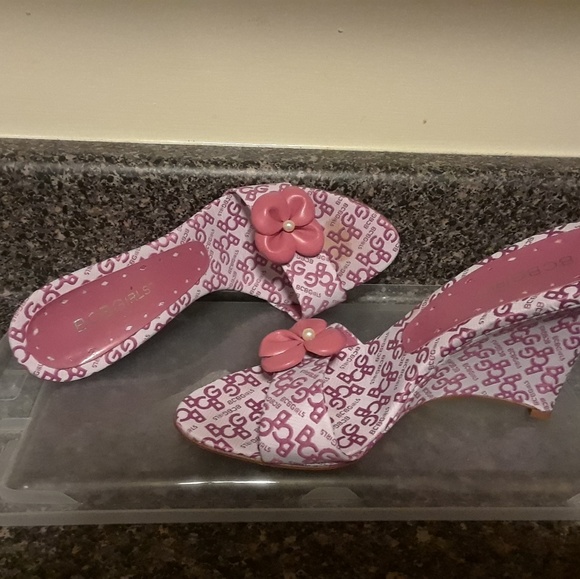 Wedge BCBG Sandle - Picture 1 of 1